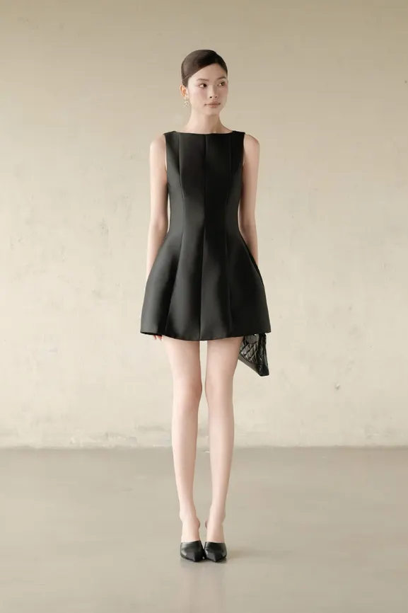 Karen Short Dress · RR26DN04 in Black — original RUBIES photograph