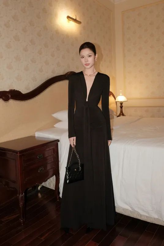 Midnight Long Dress · RR26DD010 — original RUBIES photograph 1