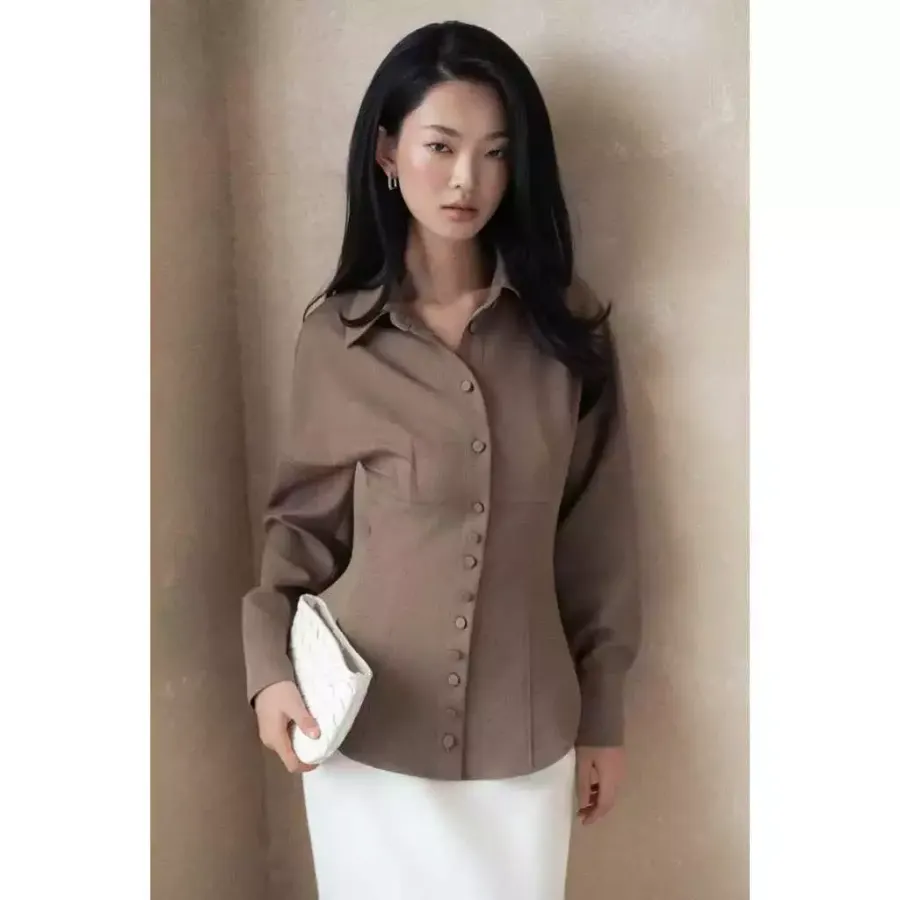 Fitted-Waist Long-Sleeve Point-Collar Shirt in Brown