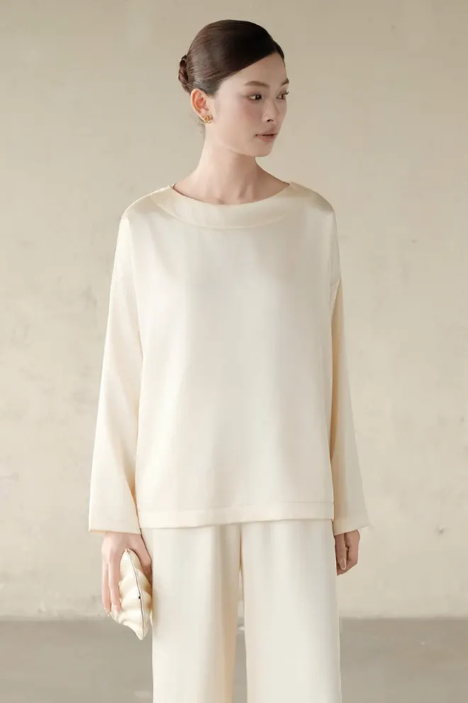 Sabrina Top · RR26AK09 in Cream — original RUBIES photograph