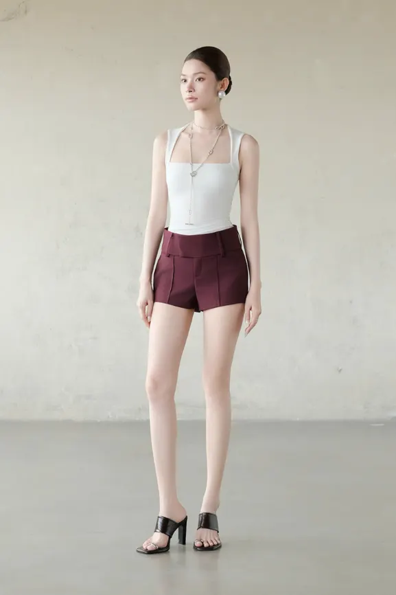 Yiyi T-Shirt · RR26AT24 — original RUBIES photograph 1