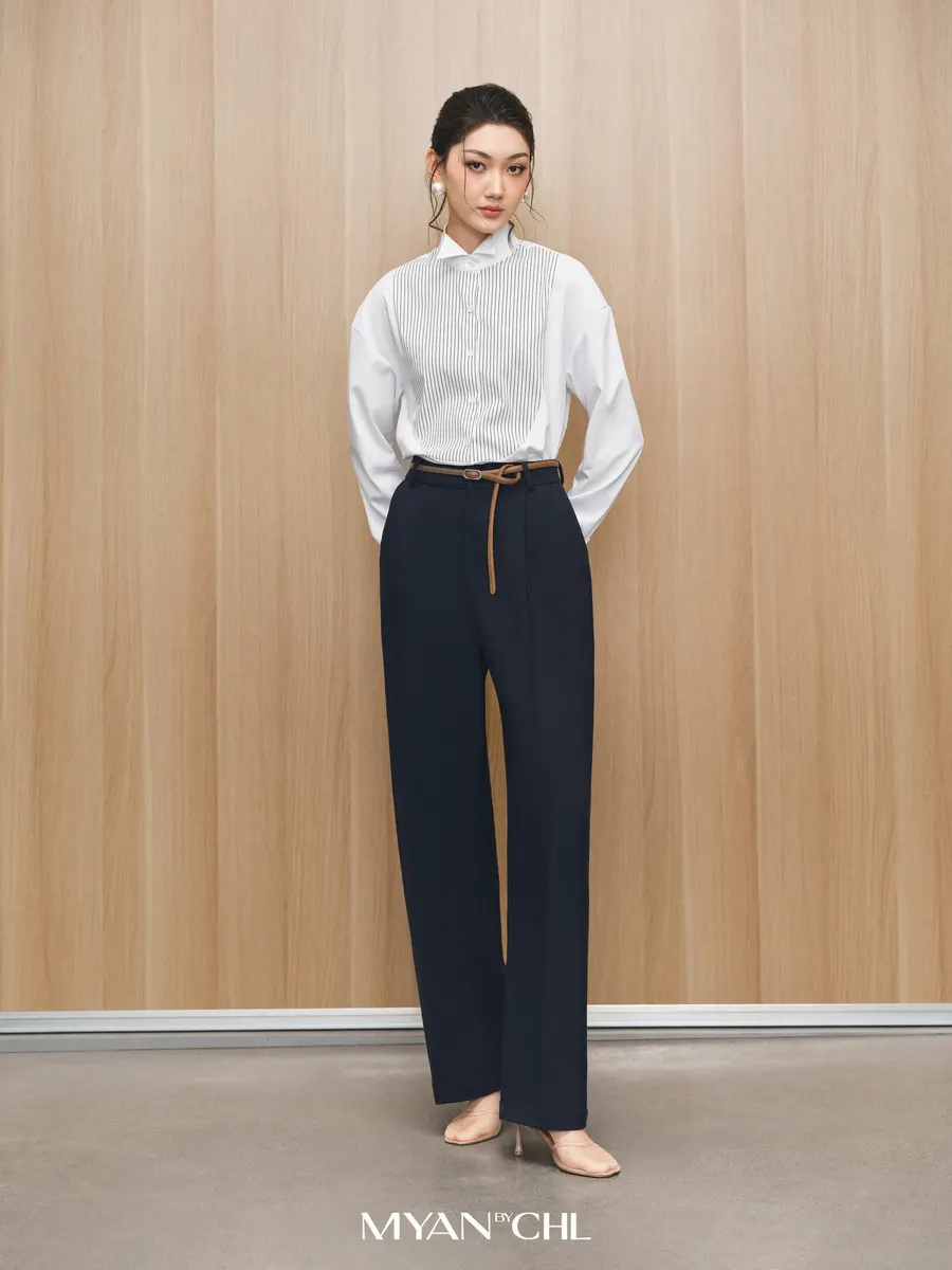 Single-Pleat Straight-Leg Trousers in Black