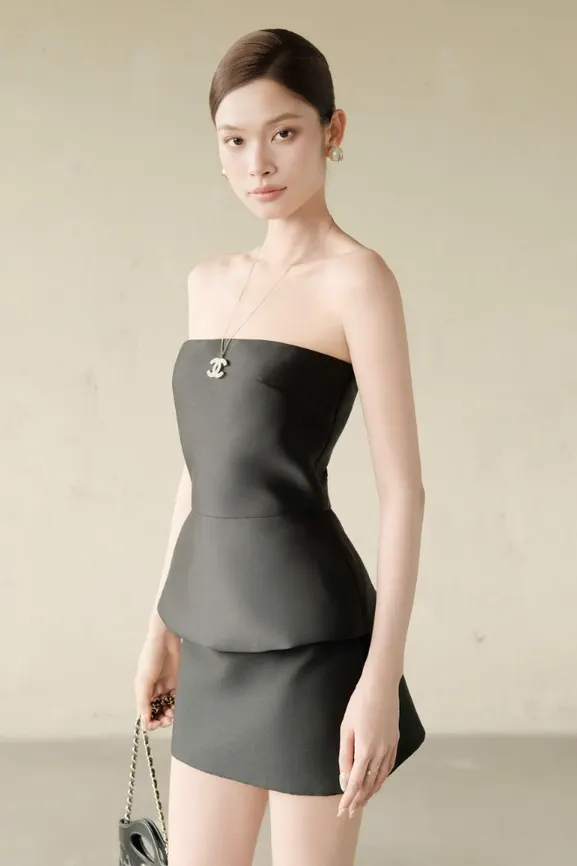 Api Top · RR26AK19 in Black — original RUBIES photograph