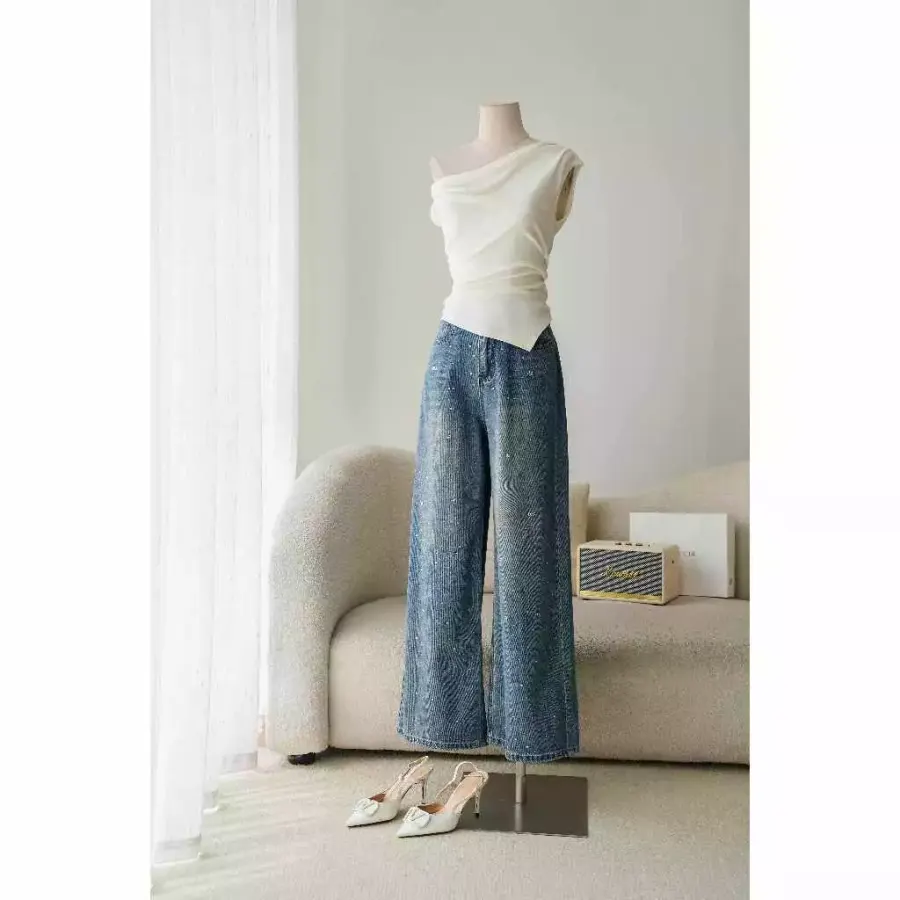 Straight-Leg Rhinestone Jeans · 1152 in Blue