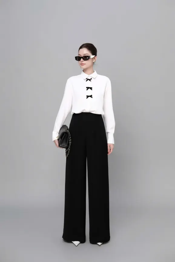 Leona Pants · RR25QD03 in Black — original RUBIES photograph