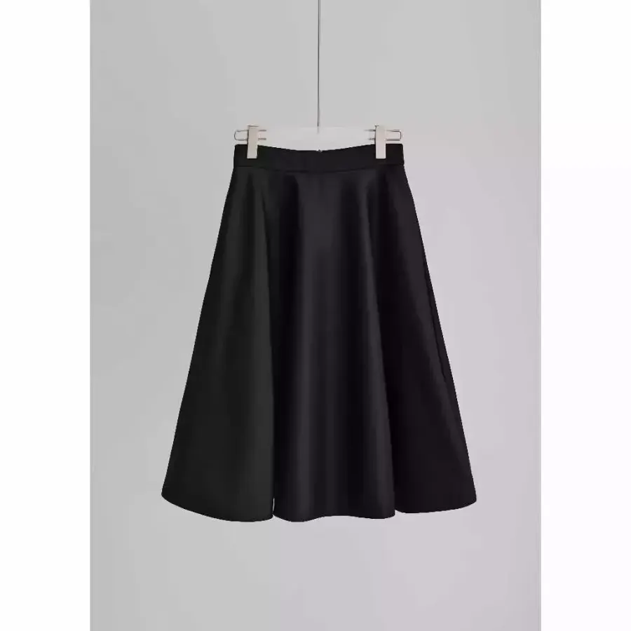 Voluminous Flared Taffeta Skirt in Black