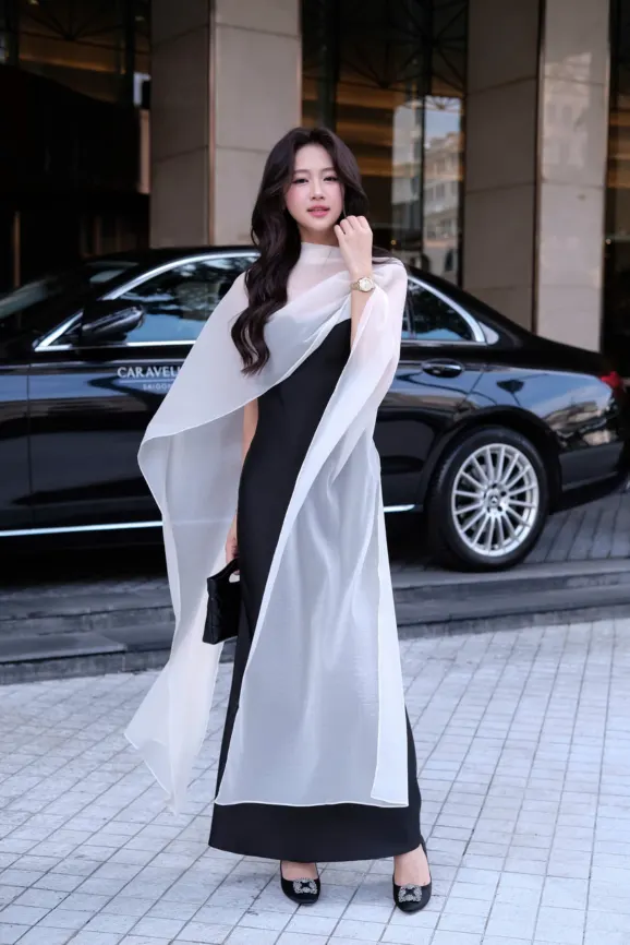 Sheer Scarf · RR24PC03 — original RUBIES photograph 1