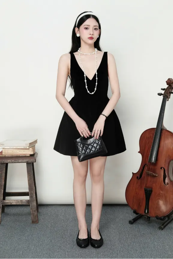 Camille Short Dress · RR24DN67 — original RUBIES photograph 3
