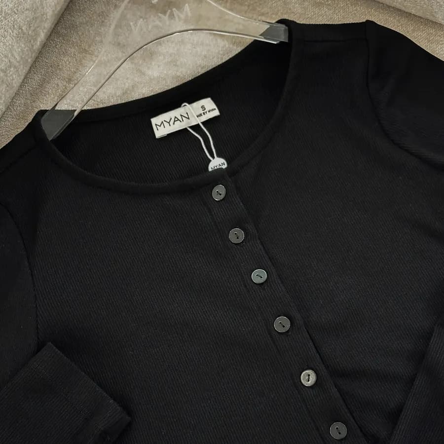 Cropped Crew-Neck T-Shirt in Black
