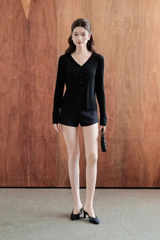 Nini Shorts · RR25QN03 — original RUBIES photograph 4