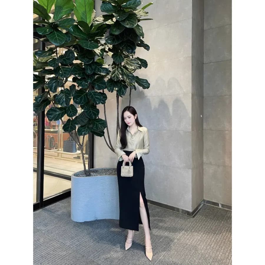 Midi Pencil Skirt with Bias Slit in Black