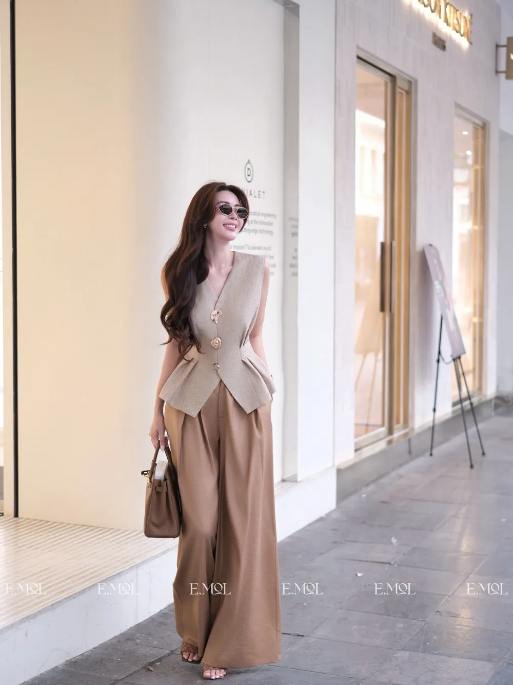 Set Of Linen Vest and Wide-Leg Pants — original E.MOL photograph 1