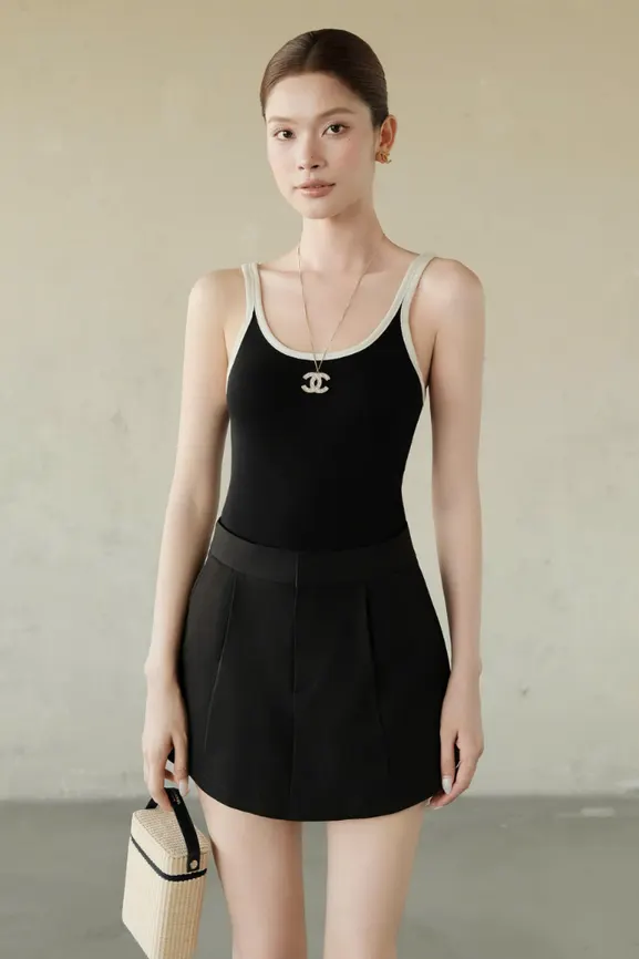 Chio Knit Top · RR26DK29 in Black — original RUBIES photograph