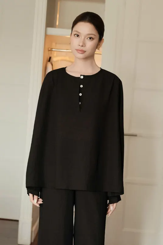 Hilton Blouse · RR26AK35 — original RUBIES photograph 1