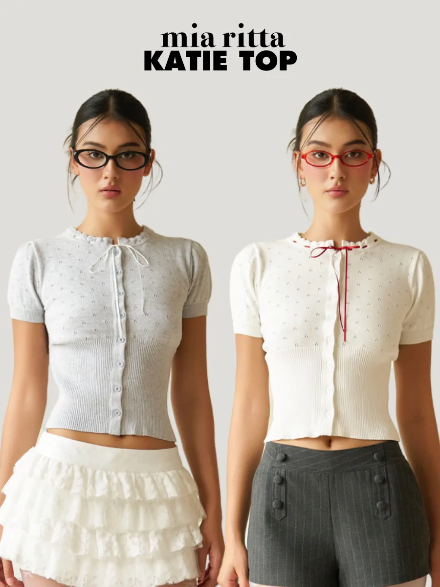 Katie Top Mia Riita A2196 Blazer - Knitted Sweater with Bow Tie - Short-Sleeved Button-Up Sweater — original MIARITTA photograph 1