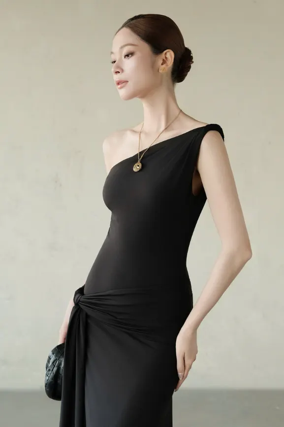 Claire Long Dress · RR26DD12 — original RUBIES photograph 1