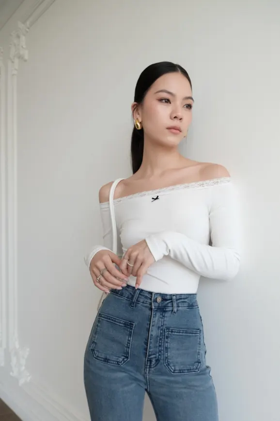 Mia T-Shirt · RR24AT09 — original RUBIES photograph 1