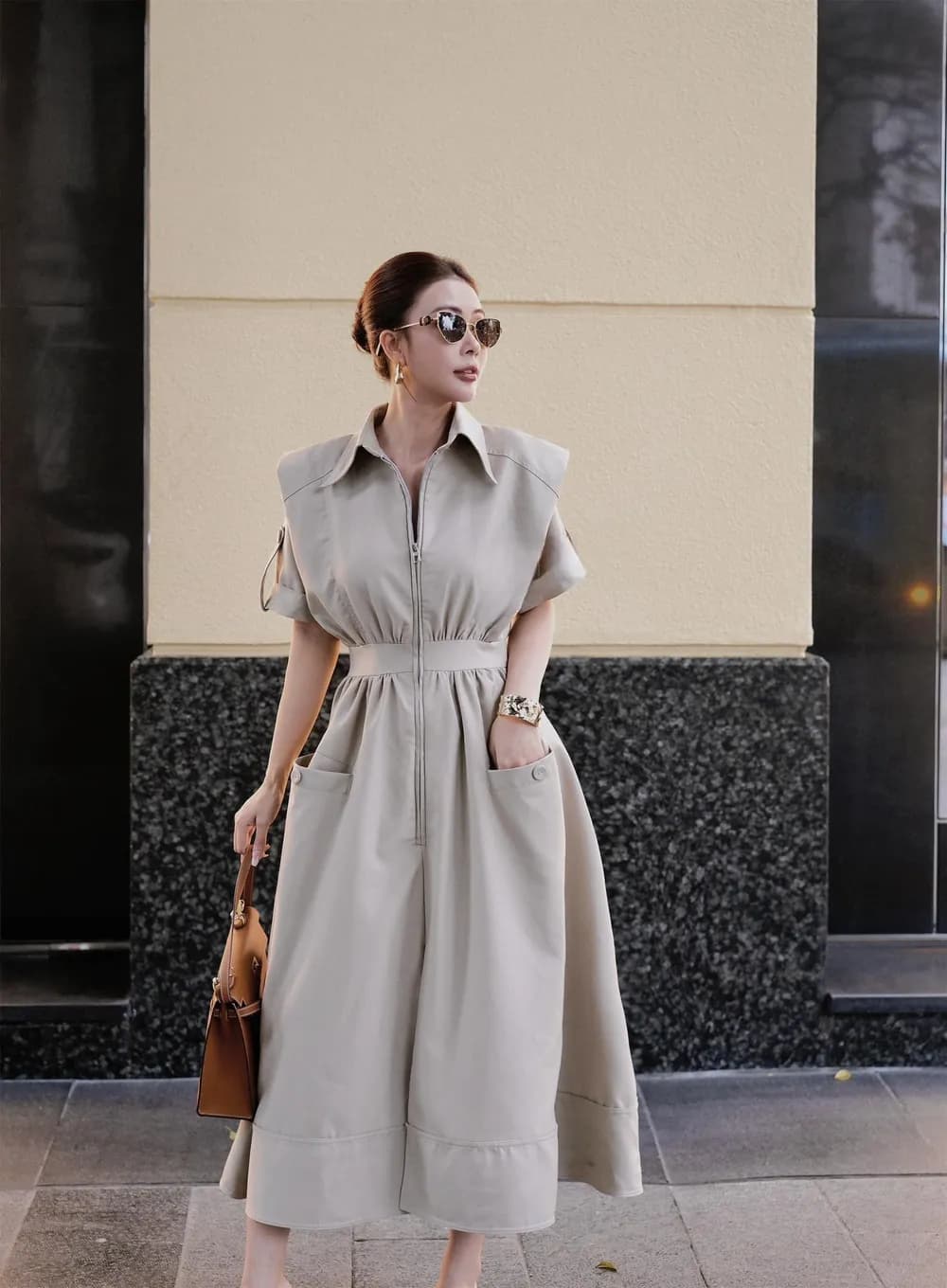 Khaki Elastic Waist-Length Dress with Collar — original E.MOL photograph 1