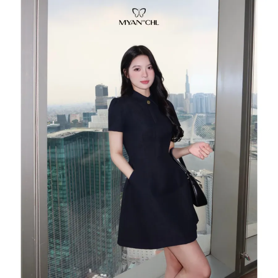 Short-Sleeve A-Line Dress with Fold-Over Collar in Blue