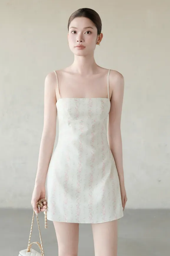 Floris Short Dress · RR26DN17 in White — original RUBIES photograph