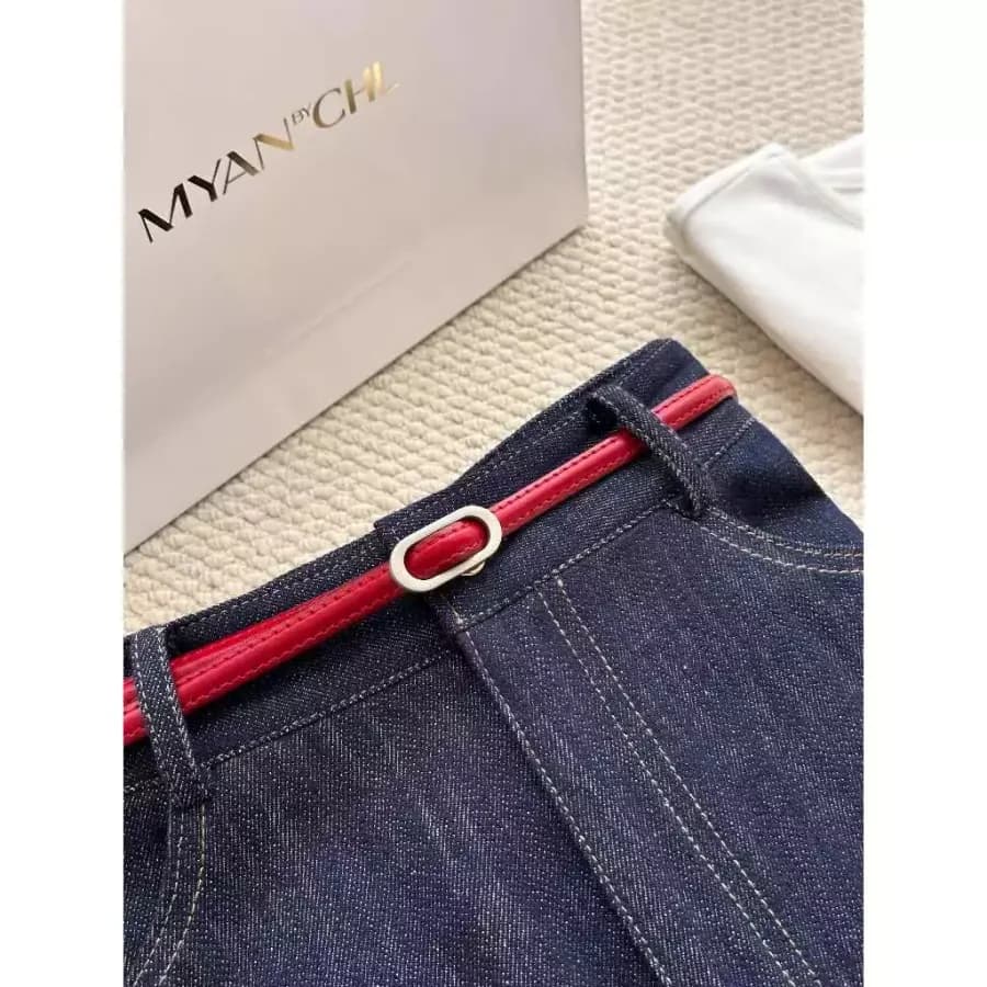 Oval-Buckle Leather Belt with MYAN Engraving in Red