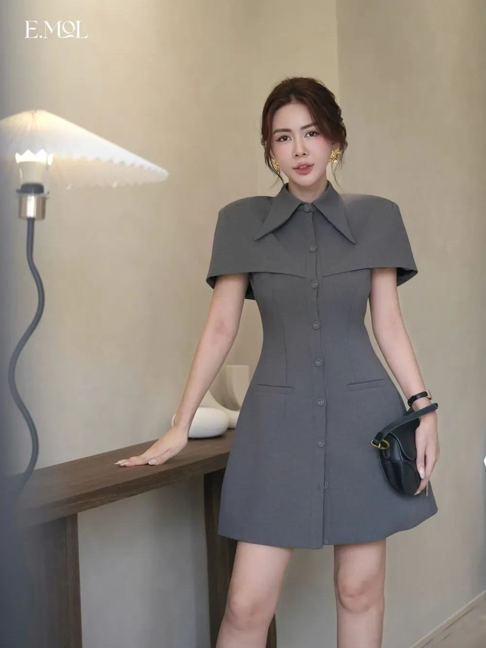 Short Shirt Collar Off-The-Shoulder Dress — original E.MOL photograph 1