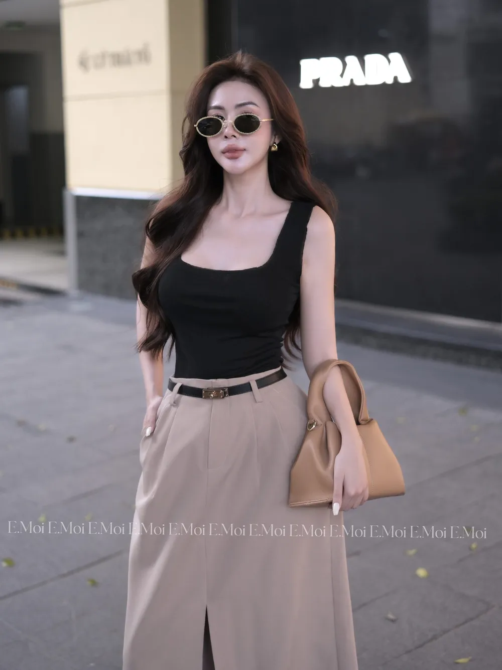 Basic Square Neck Sleeveless Tank Top — original E.MOL photograph 1