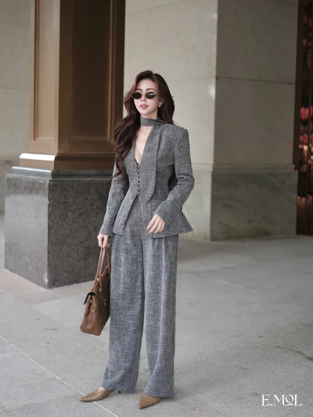 Set Of Long-Sleeved Vest with Removable Straps and Straight-Leg Pants — original E.MOL photograph 1