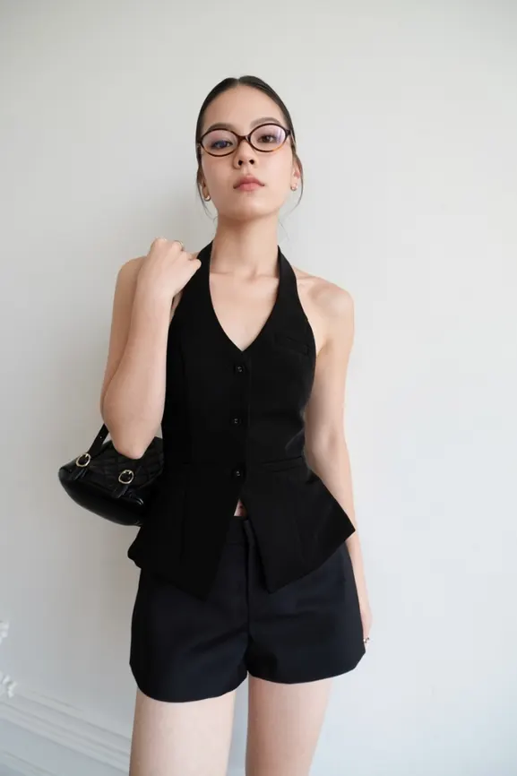Charis Gilet Top · RR24AK22 in Black — original RUBIES photograph