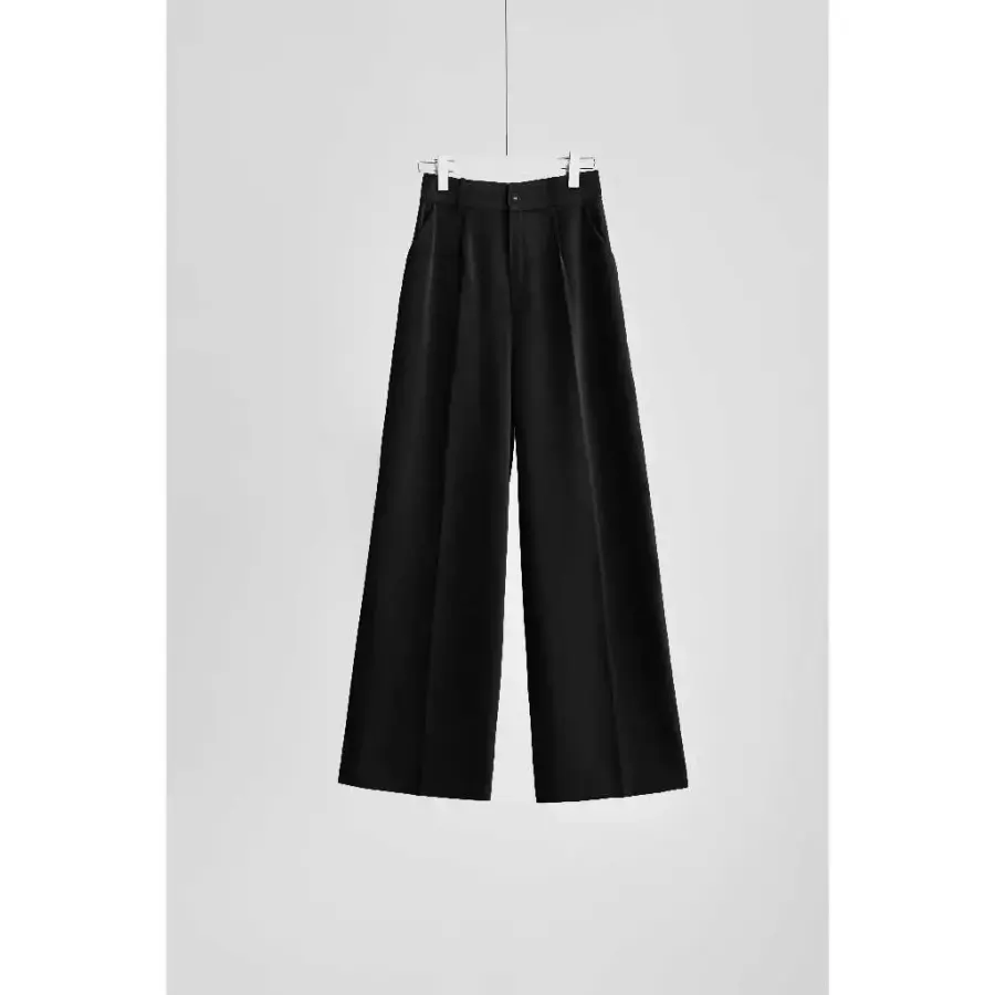 Single-Pleat Straight-Leg Trousers in Black