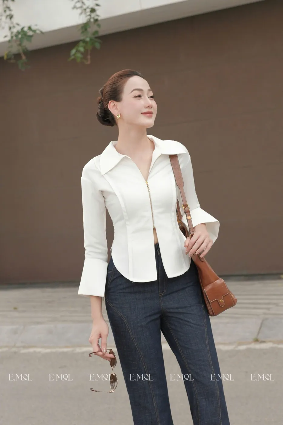 Short Flared Sleeve Shirt with Slit At The Hips — original E.MOL photograph 1