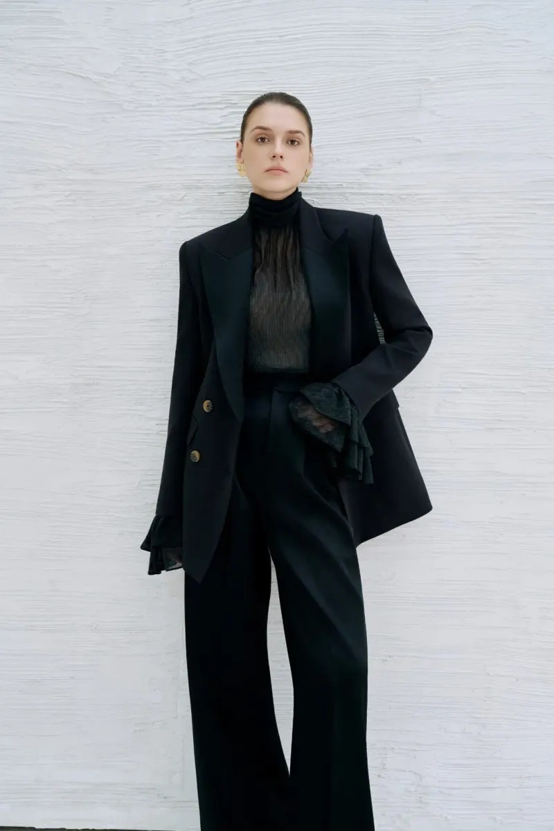 Rian Notched Blazer in Black
